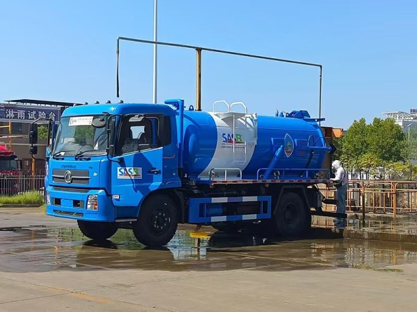 Dongfeng Tianjin sewage suction truck