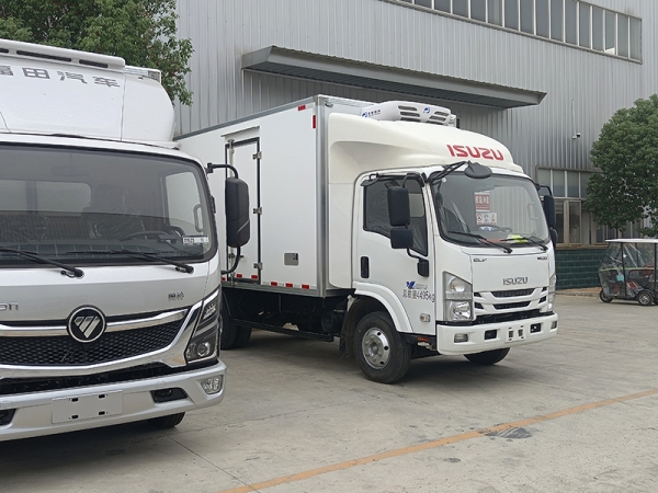 ISUZU M100 Refrigerated Truck