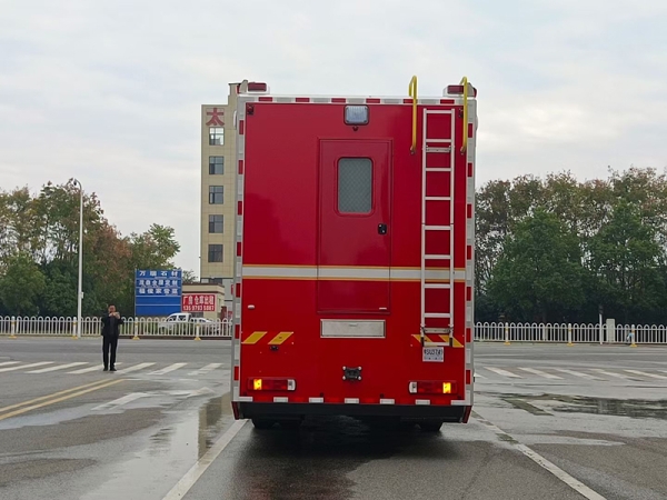 Sinotruk HOWO Shower Truck