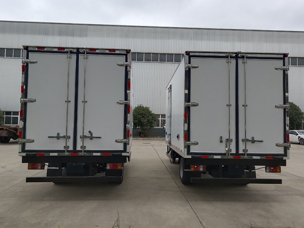 ISUZU 100P Refrigerated Truck