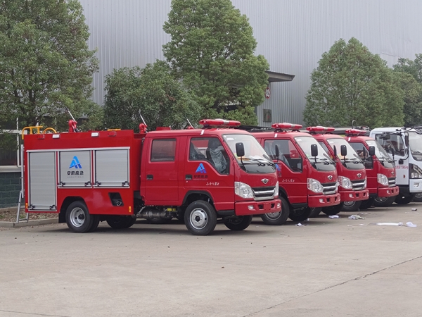 Futian light truck water tank fire truck