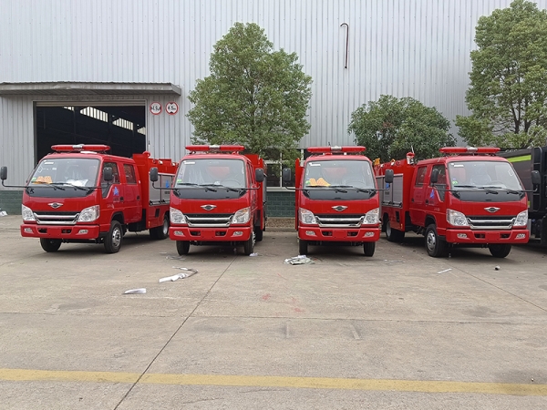 Futian light truck water tank fire truck