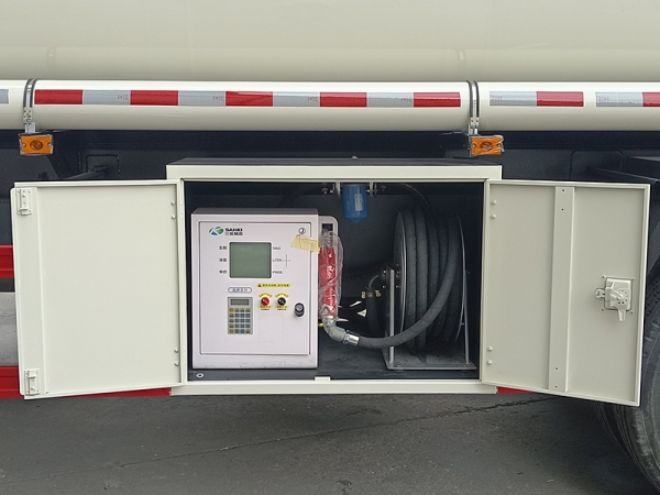 Dongfeng Liuqi 15 cubic fuel tank truck