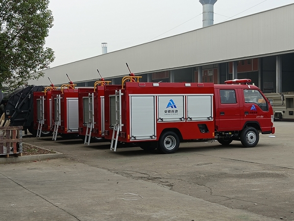 Futian light truck water tank fire truck