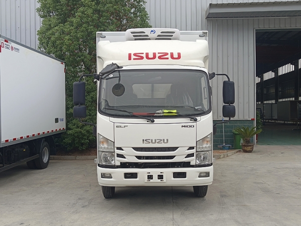 ISUZU M100 Refrigerated Truck