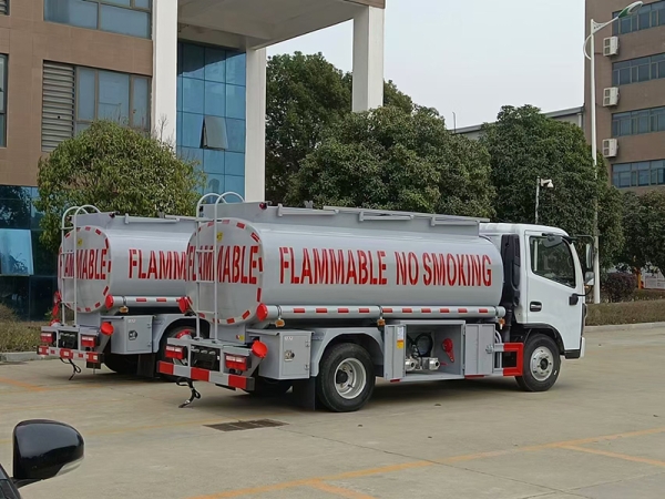 Dongfeng 5 ton oil tank truck, oil tank truck manufacturer，