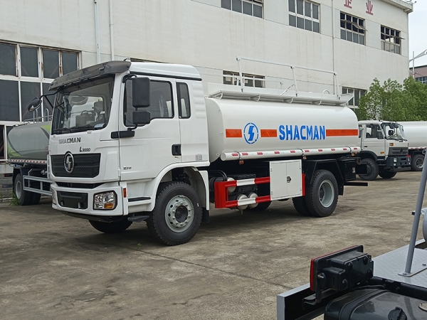 Shaanxi Automobile 15 cubic tanker