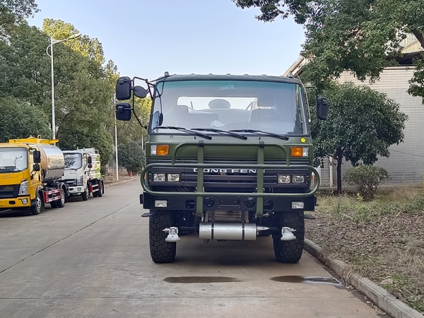 Dongfeng Tianlong rear double bridge 20 cubic meter water sprinkler