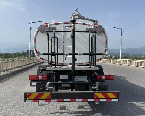 极驰牌JCG5180GSSBEV型纯电动洒水车